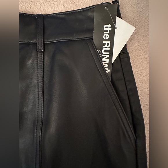 NWT NEW REISS Soft Sheep’s Leather Black Lined Skirt. STUNNING. Side Zip 10-12 - Picture 2 of 8